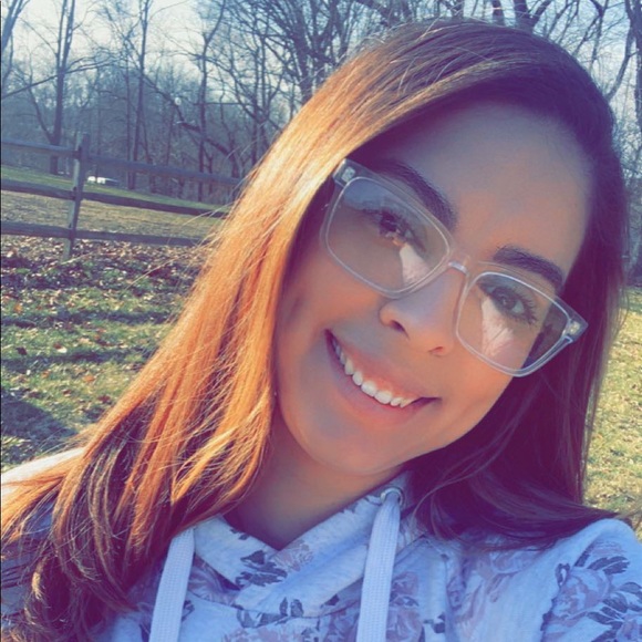 Profile Picture of Veronica Badalamenti (@vlisette3) on Poshmark