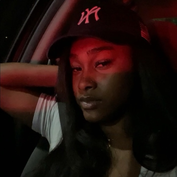 Profile Picture of Kennedy Williams (@kwitdauzi) on Poshmark