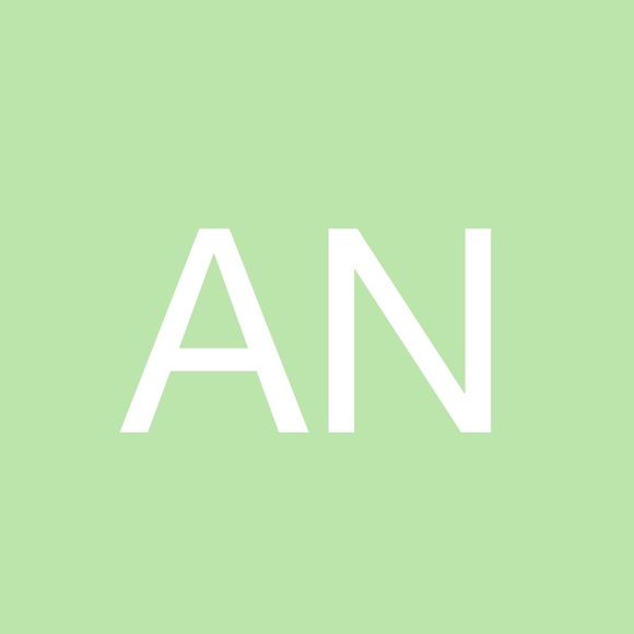 Profile Picture of Amy Nielson (@amseyloo) on Poshmark