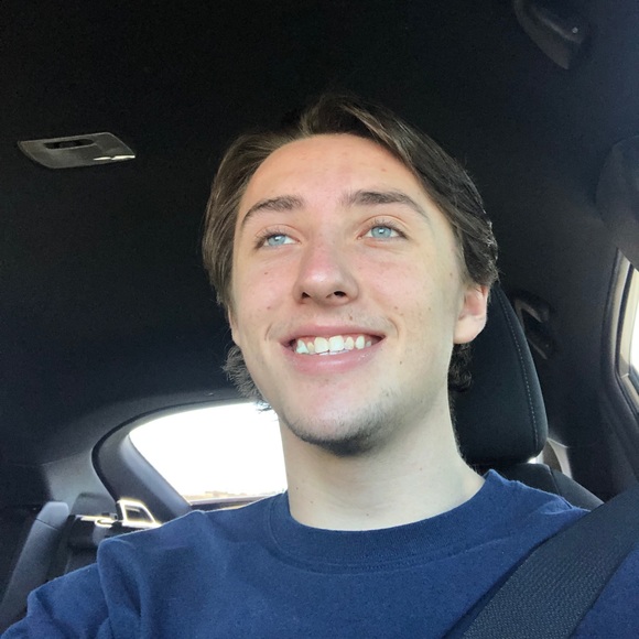 Profile Picture of Cameron Craig (@cameron1265) on Poshmark