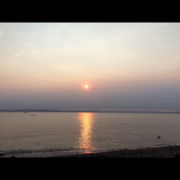 Profile Picture of Iris Marlin (@iris1212) on Poshmark