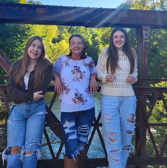 Christine Waechter - Poshmark Profile Picture of Christine Waechter (@c_waechter) on Poshmark