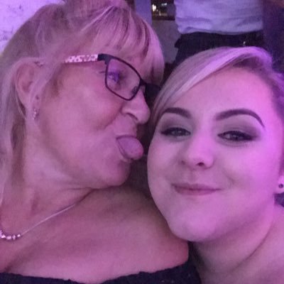 Profile Picture of Samantha 🍩 (@SamJeffrey_) on Twitter