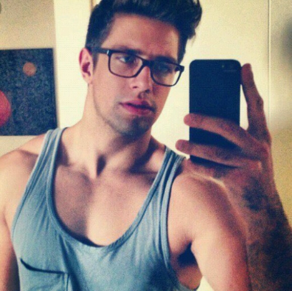 Profile Picture of Richard Vanetta (@richardvanetta) on Poshmark