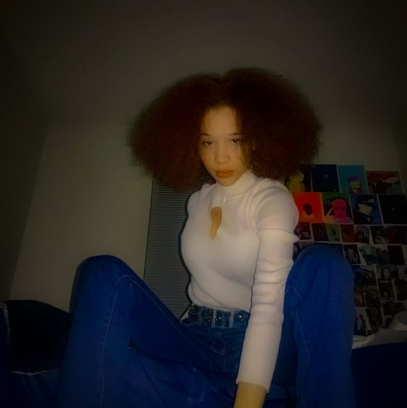Profile Picture of Noelle Pearson (@noellepearson12) on Poshmark