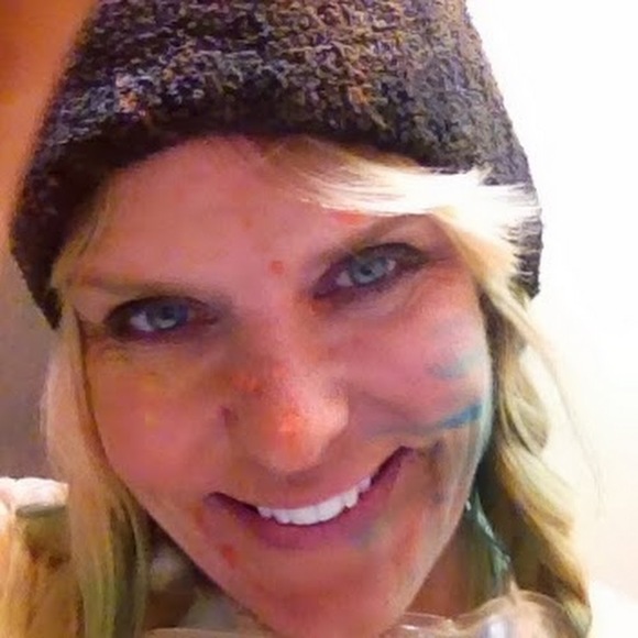 Profile Picture of Meredith Potter (@meredith_potter) on Poshmark