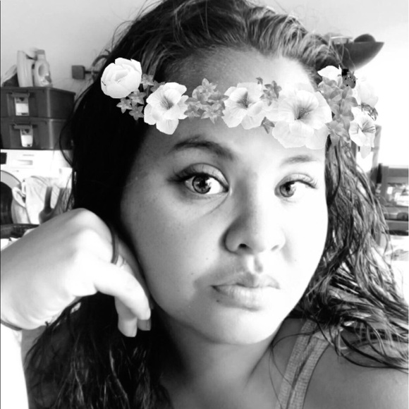 Profile Picture of Tehani Apilando (@crk54) on Poshmark