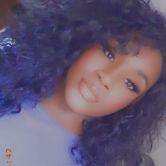 Profile Picture of Raven Thomas (@curvyraven) on Poshmark