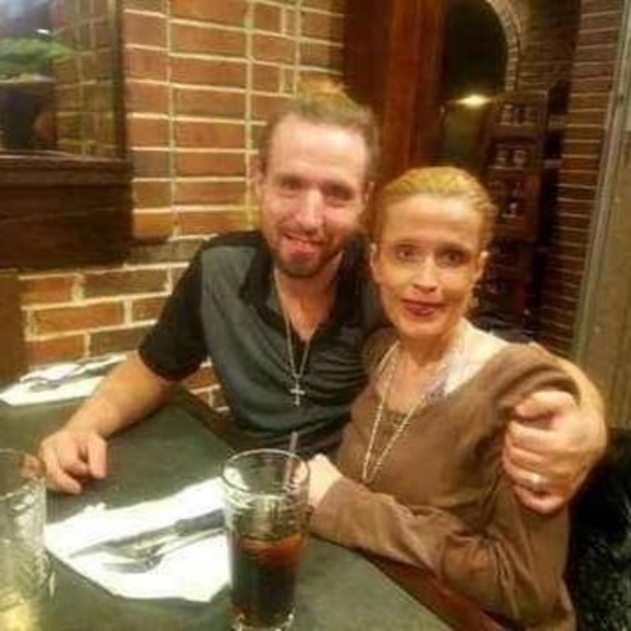 Profile Picture of Edwin Linder (@edwinlinder026) on Poshmark