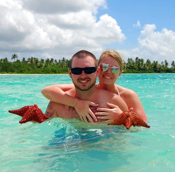 Profile Picture of Stephanie Andrews (@sea101494) on Poshmark