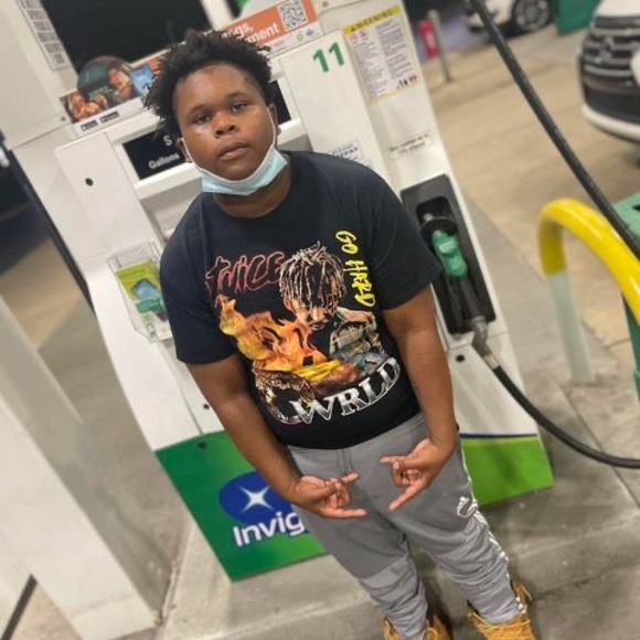 Profile Picture of Caron Sav (@jahwelch) on Poshmark