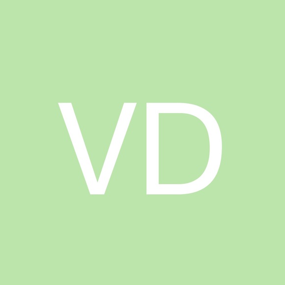 Profile Picture of Victoria Dorey (@victoriadorey) on Poshmark