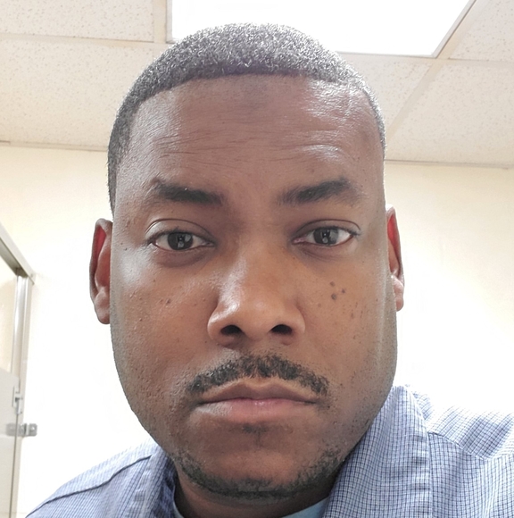 Profile Picture of Lawrence Jacobs (@jacobs17) on Poshmark