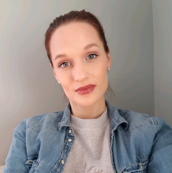 Profile Picture of Dianna Adams (@tigerlilysmommy) on Poshmark