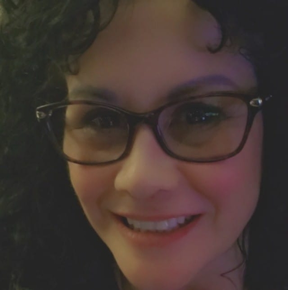 Profile Picture of Edith Meyer (@edithmeyer) on Poshmark