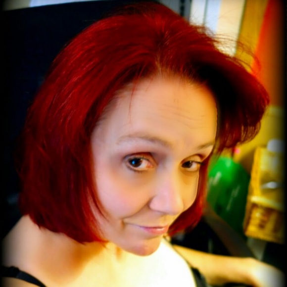 Profile Picture of Janet Blackburn (@jmb081470) on Poshmark