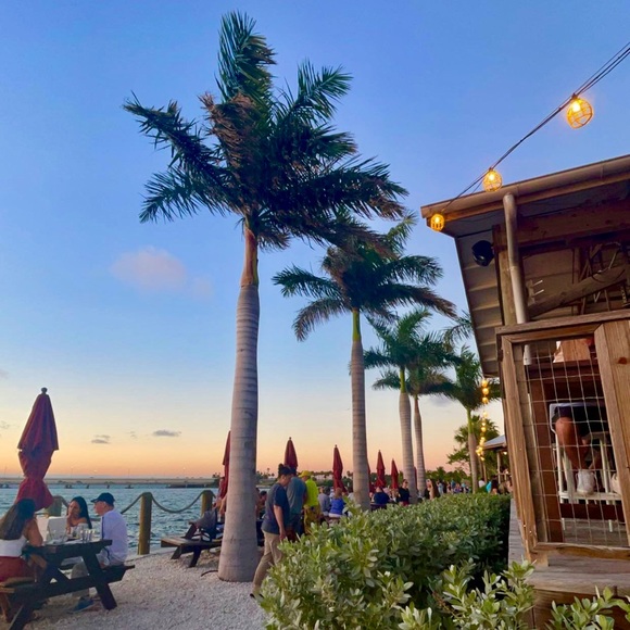 Jen Iaquinto - Poshmark Profile Picture of Jen Iaquinto (@jennaiaquinto) on Poshmark