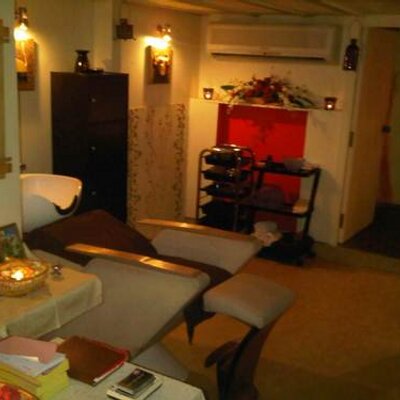 Profile Picture of Divya Pande (@oysterspalounge) on Twitter