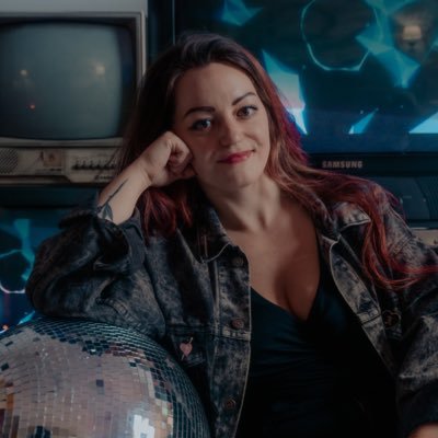 Profile Picture of Kate Russell (@KateRussellFTW) on Twitter