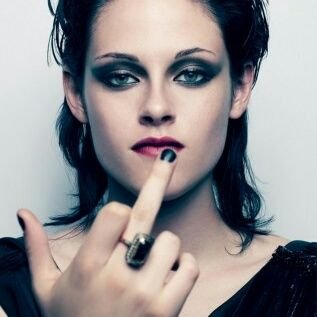 Profile Picture of Virgínia Lucarelli (@Virgnia19346326) on Twitter