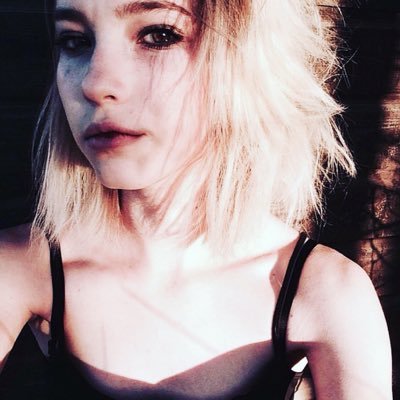 Profile Picture of Julia Thorne (@juliathorne_7) on Twitter