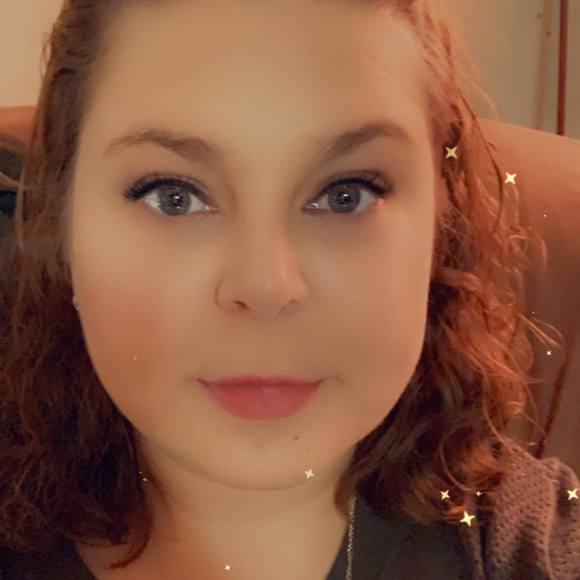 Profile Picture of Melissa Albertson (@melissa_albert) on Poshmark