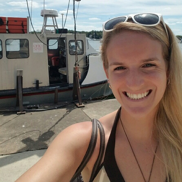 Profile Picture of Sarah Pearce (@sap213) on Poshmark