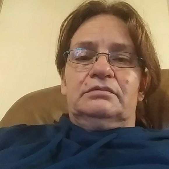 Profile Picture of Elizabeth Gilbreath (@mydaisie69) on Poshmark