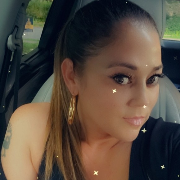 Profile Picture of Dawn Thomas (@dthomas39) on Poshmark