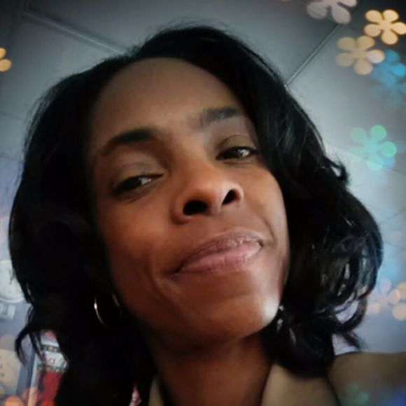 Profile Picture of Ladonna Green (@itzmytyme) on Poshmark