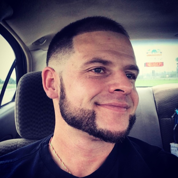 Profile Picture of Jeremy Disch (@dippedinvintage) on Poshmark