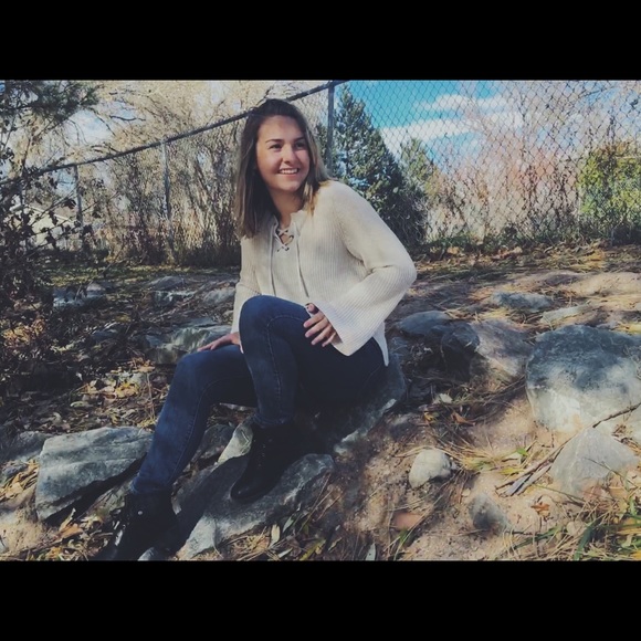 Jayden Thieman - Poshmark Profile Picture of Jayden Thieman (@jaydenmt21) on Poshmark