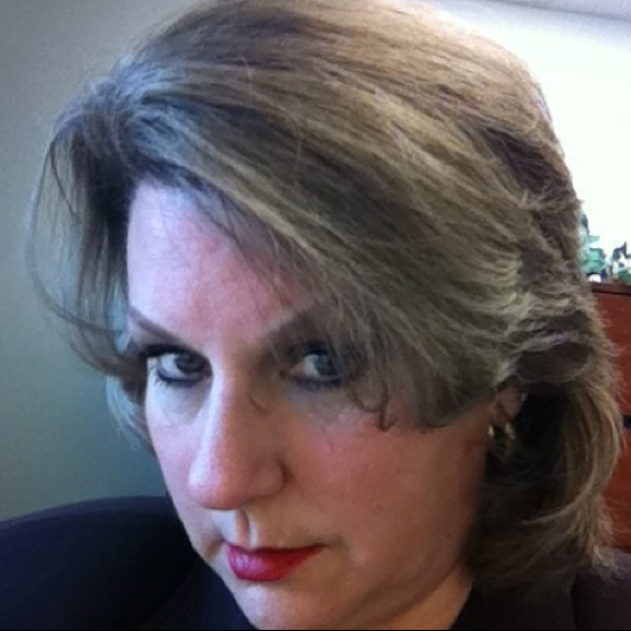 Profile Picture of Laura Bydalek (@lbydalek) on Poshmark