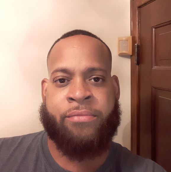 Profile Picture of Stephen Harvell (@sharvell445) on Poshmark