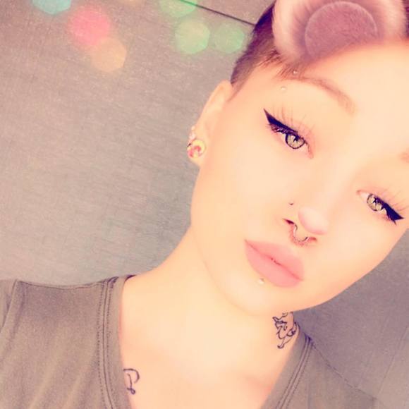 Profile Picture of Breanna Jokela (@bjokela1226) on Poshmark