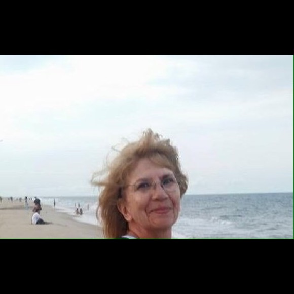 Profile Picture of Connie Langsner (@sellstuff65) on Poshmark