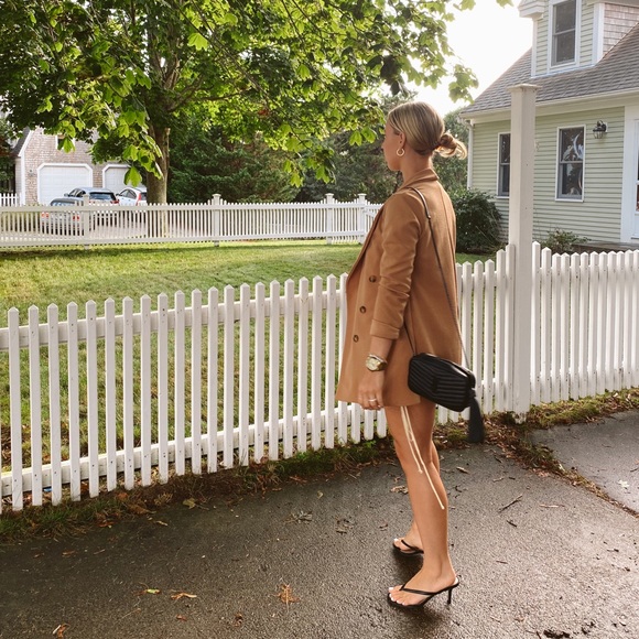 Profile Picture of Emily Scully (@emilyscully) on Poshmark