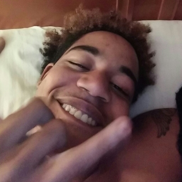 Profile Picture of Sade Mitchell (@saide019) on Poshmark