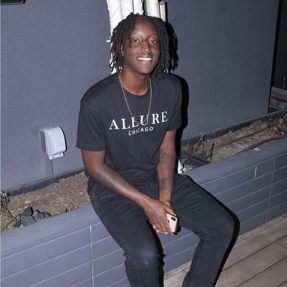 Profile Picture of Kevin Kato (@kevxnscloset) on Poshmark