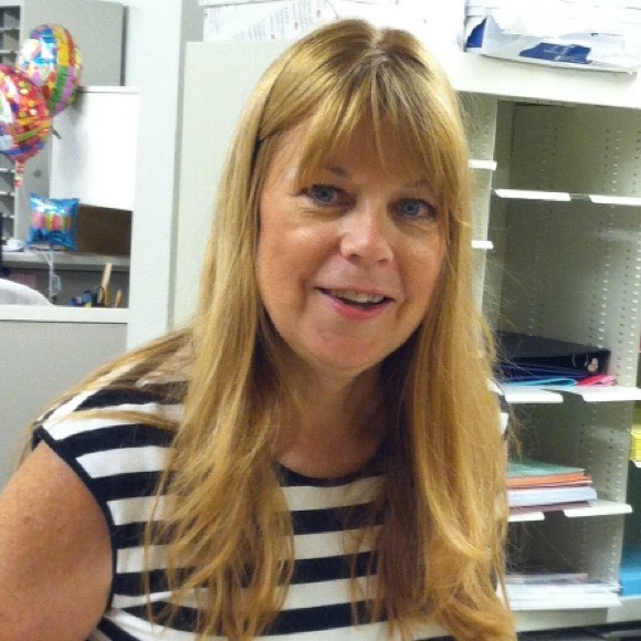 Maureen Scibelli - Poshmark Profile Picture of Maureen Scibelli (@mscibelli57) on Poshmark