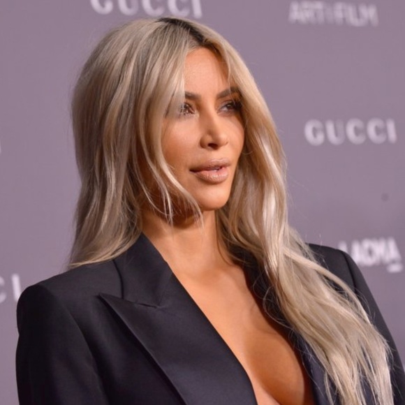 Profile Picture of M Diloyan (@albdi) on Poshmark