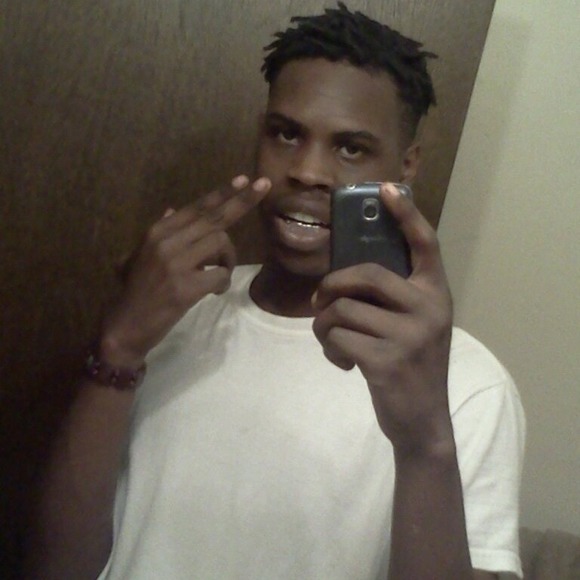 Profile Picture of Cedrick Parker (@cedrickp90) on Poshmark