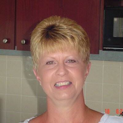 Profile Picture of Roxanne Walls (@roxy422) on Twitter