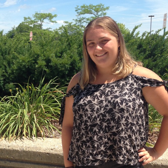 Profile Picture of Claire Kennedy (@clairebear2019) on Poshmark