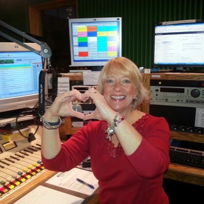 Profile Picture of Kim Faris (@KimefarisOnAir) on Twitter