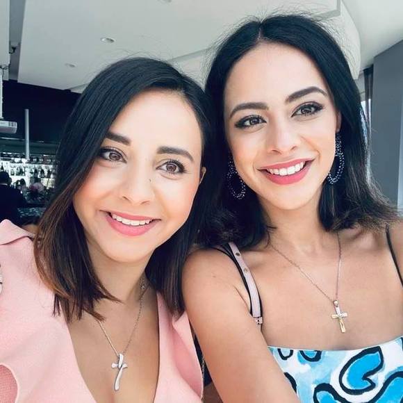 Profile Picture of Heddi Rowais (@heddirowais) on Poshmark