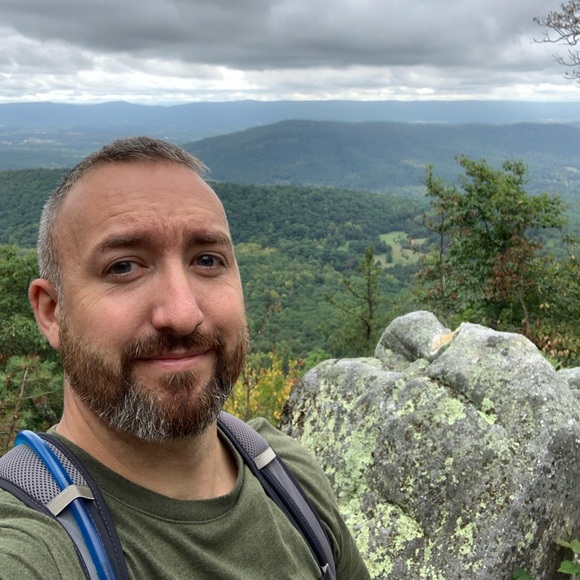 Profile Picture of Clemeth Burnsworth (@clemethb) on Poshmark