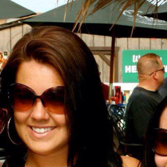 Profile Picture of Shannon Donovan (@rosey522) on Poshmark