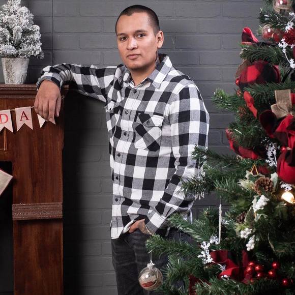 Profile Picture of Raymundo Correa (@raymundocorrea) on Poshmark