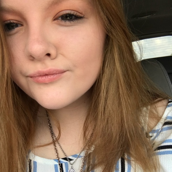 Destiny Wicks - Poshmark Profile Picture of Destiny Wicks (@destinygaylynn) on Poshmark